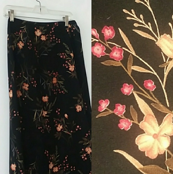 Worthington Dresses & Skirts - Long floral Worthington skirt: great for autumn
